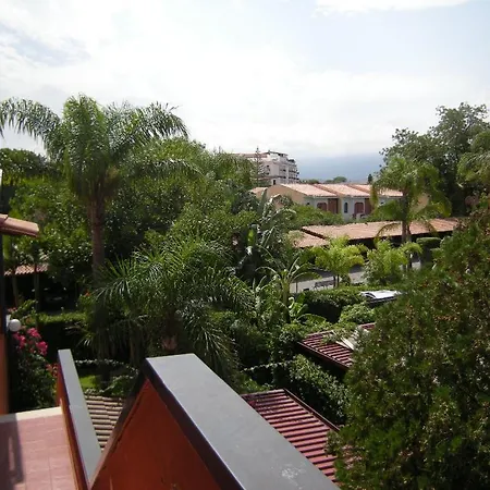 Joyful * Giardini Naxos