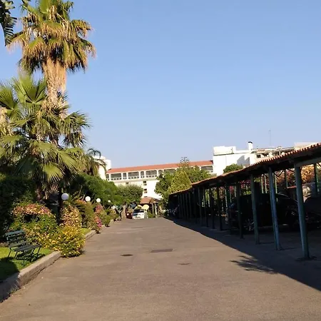 Joyful * Giardini Naxos